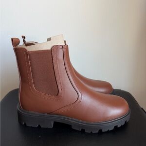 Nine West Women’s Size 8.5 Yullon Lug Sole Chelsea Booties Brown New With Box